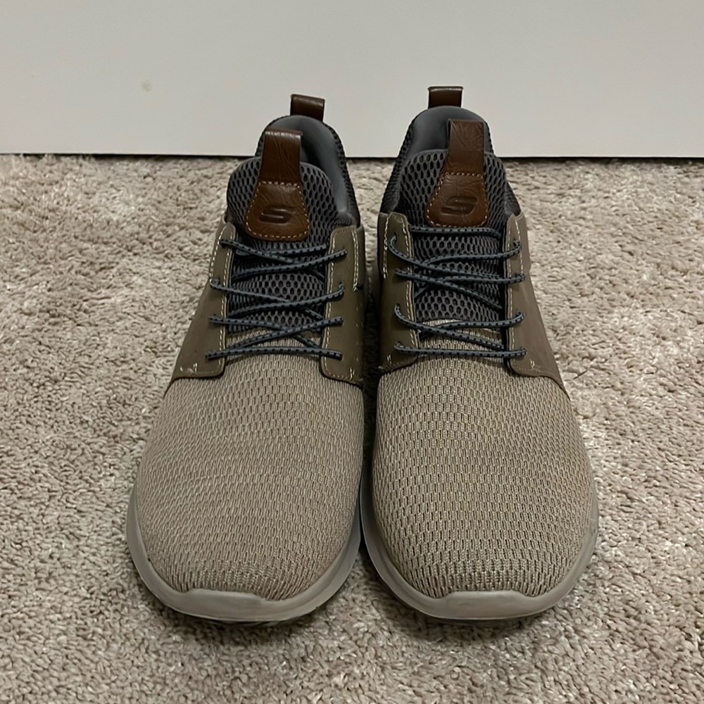 Men’s brown skechers memory foam shoes